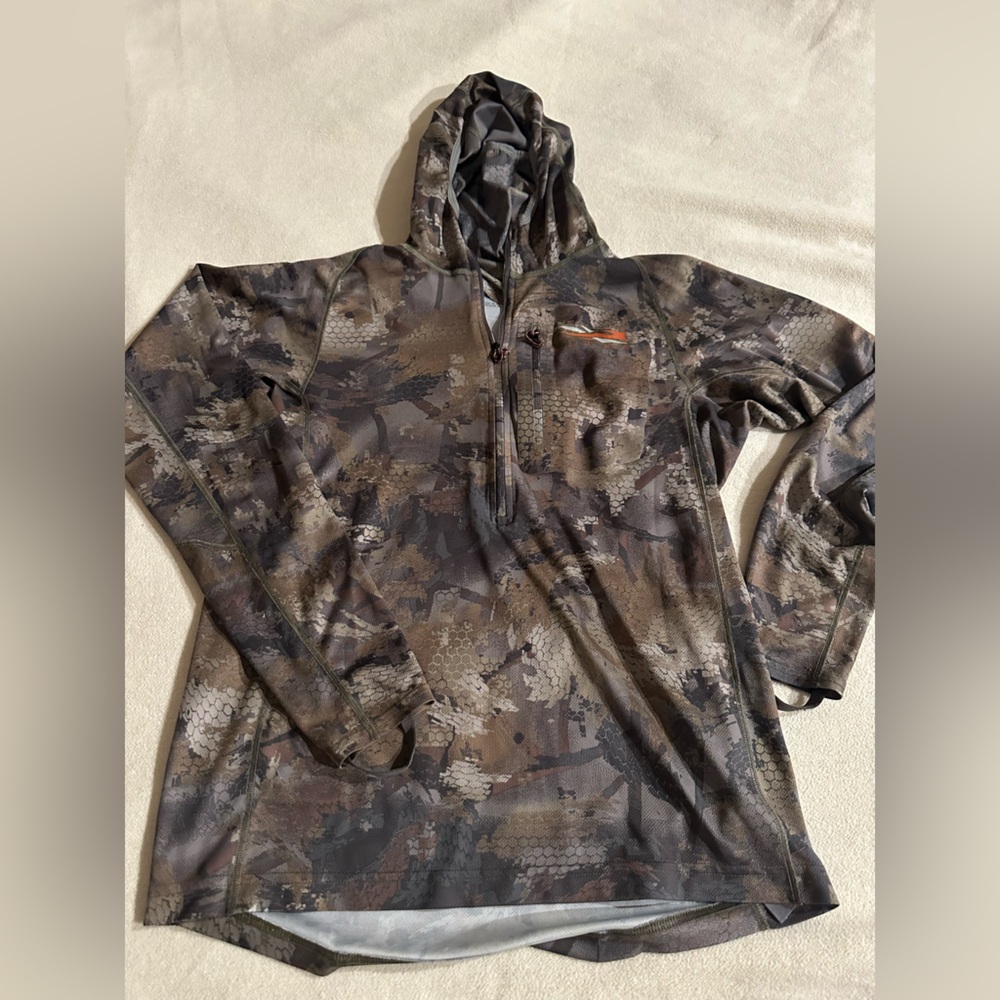 Sitka Core Lightweightht hoodie Size Adult M. optifade waterfowl timber print.